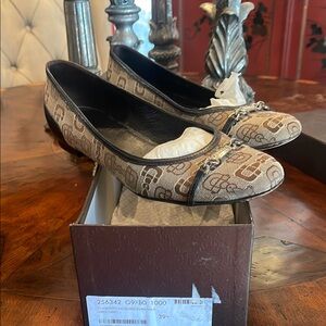Elegant GUCCI Brown Women's Shoes